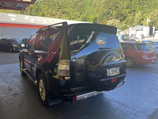 2012 Mitsubishi Pajero - Thumbnail