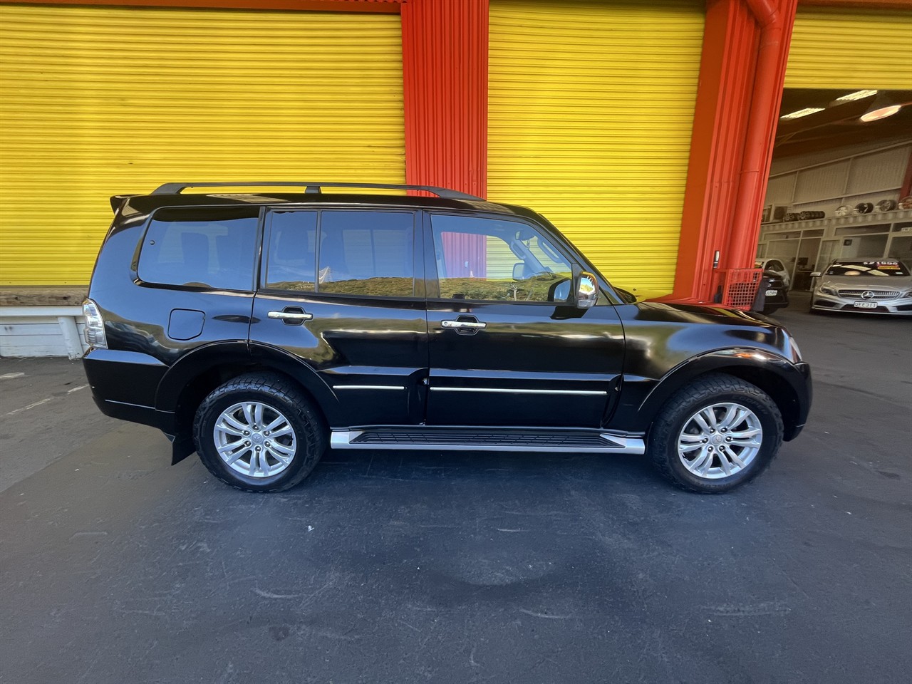 2012 Mitsubishi Pajero