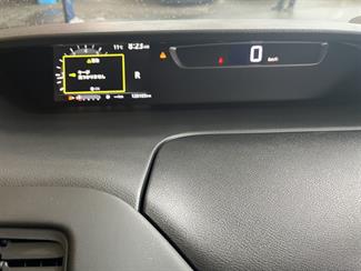 2016 Nissan Serena - Thumbnail