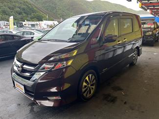 2016 Nissan Serena - Thumbnail