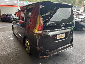 2016 Nissan Serena - Thumbnail