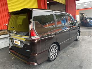 2016 Nissan Serena - Thumbnail