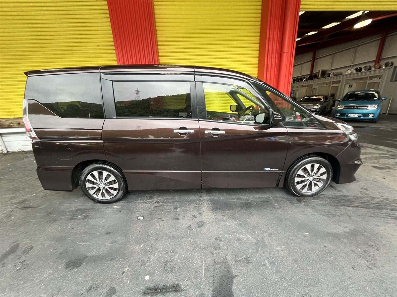 2016 Nissan Serena