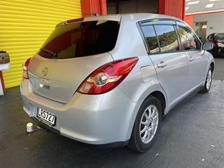 2009 Nissan Tiida - Thumbnail