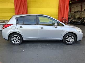 2009 Nissan Tiida - Thumbnail