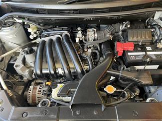 2011 Nissan Tiida - Thumbnail