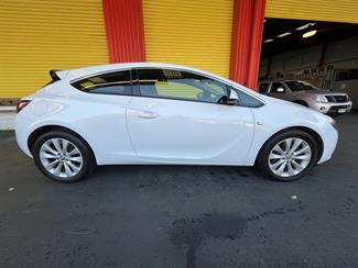 2016 Holden Astra - Thumbnail