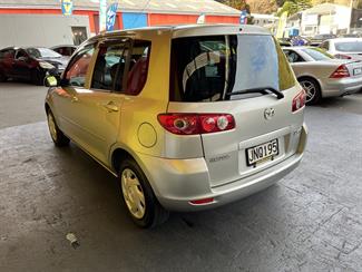 2004 Mazda Demio - Thumbnail