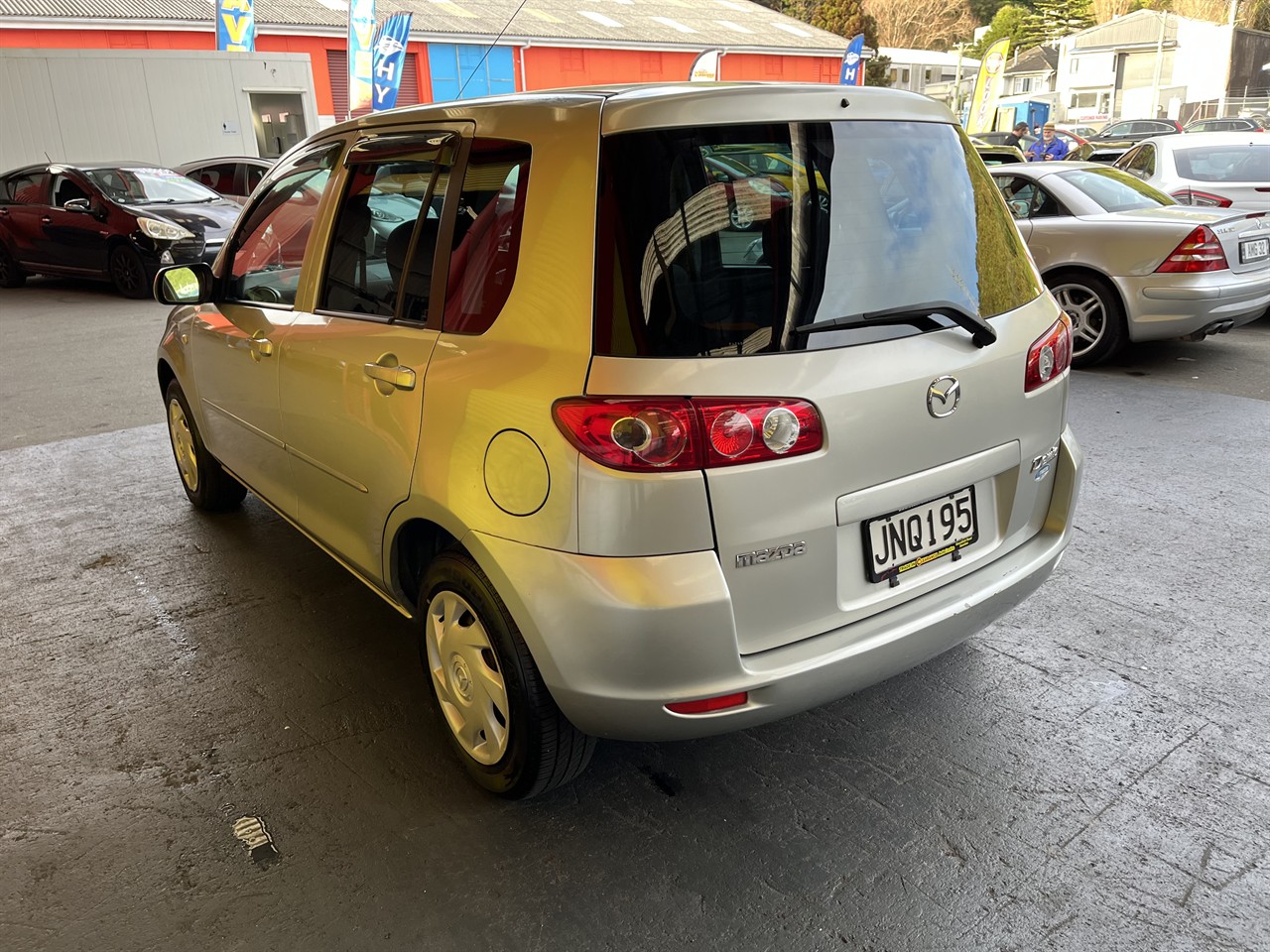 2004 Mazda Demio