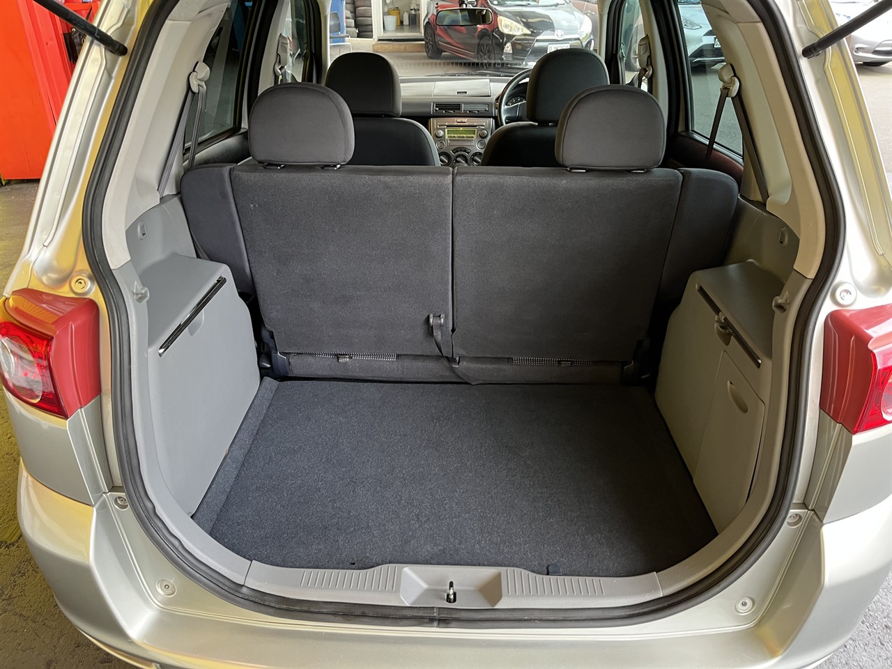 2004 Mazda Demio