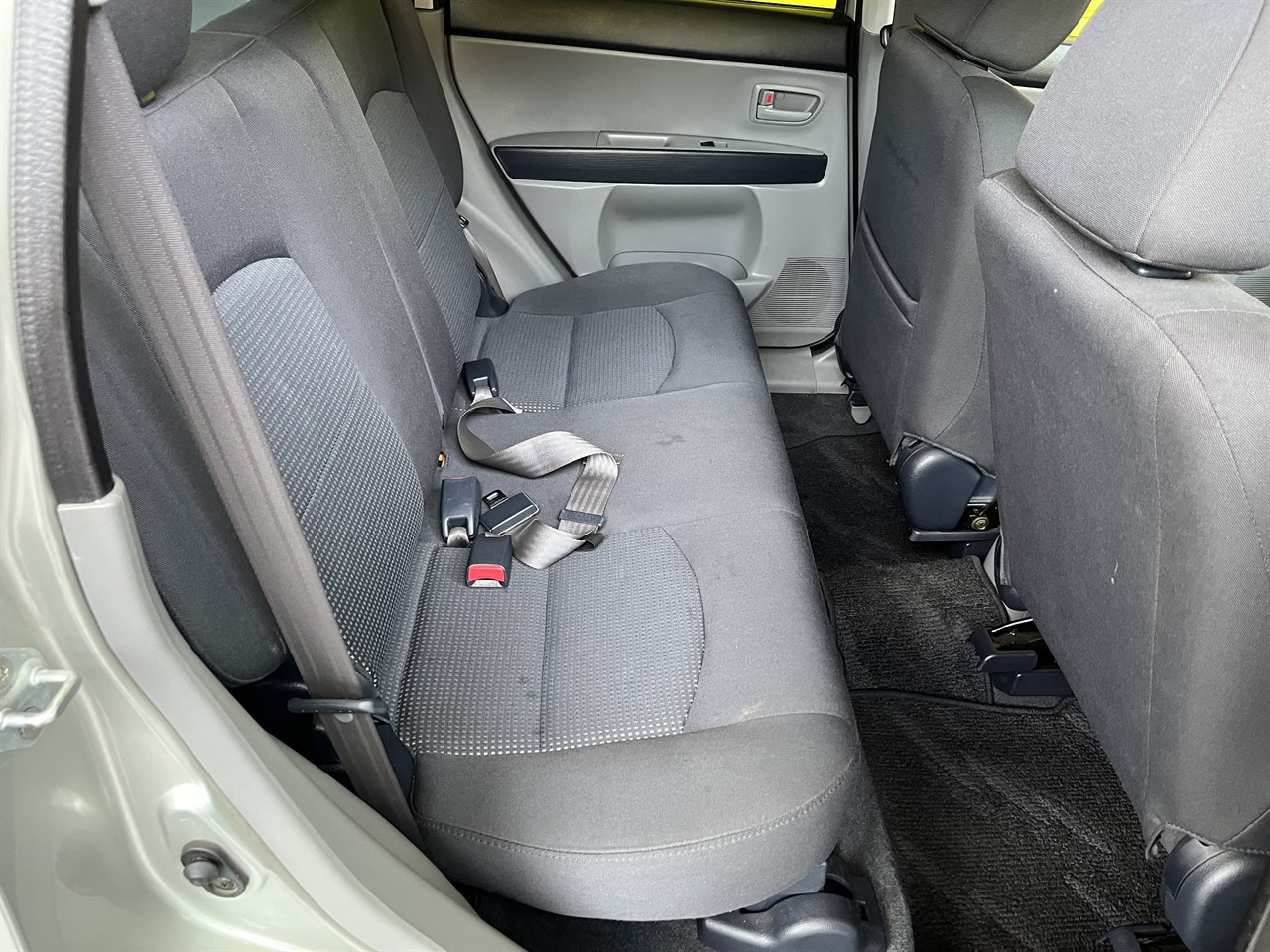 2004 Mazda Demio