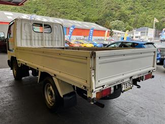 2003 Nissan Atlas - Thumbnail