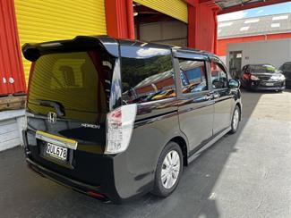 2012 Honda STEPWAGON - Thumbnail