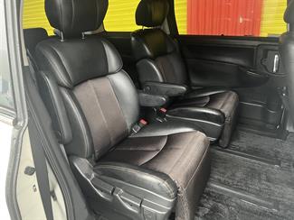 2015 Nissan ELGRAND - Thumbnail