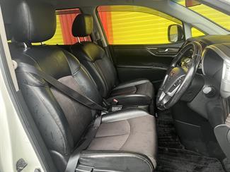 2015 Nissan ELGRAND - Thumbnail