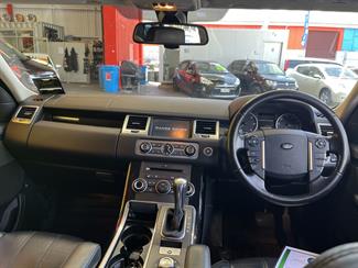 2010 Land Rover Range Rover - Thumbnail