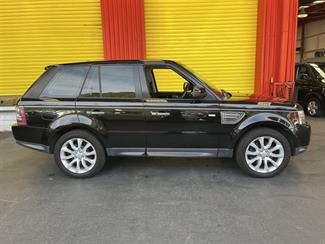 2010 Land Rover Range Rover - Thumbnail