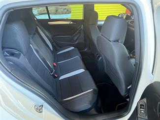 2012 Volkswagen Golf - Thumbnail