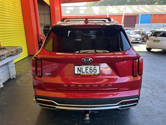 2021 Kia Sorento - Thumbnail