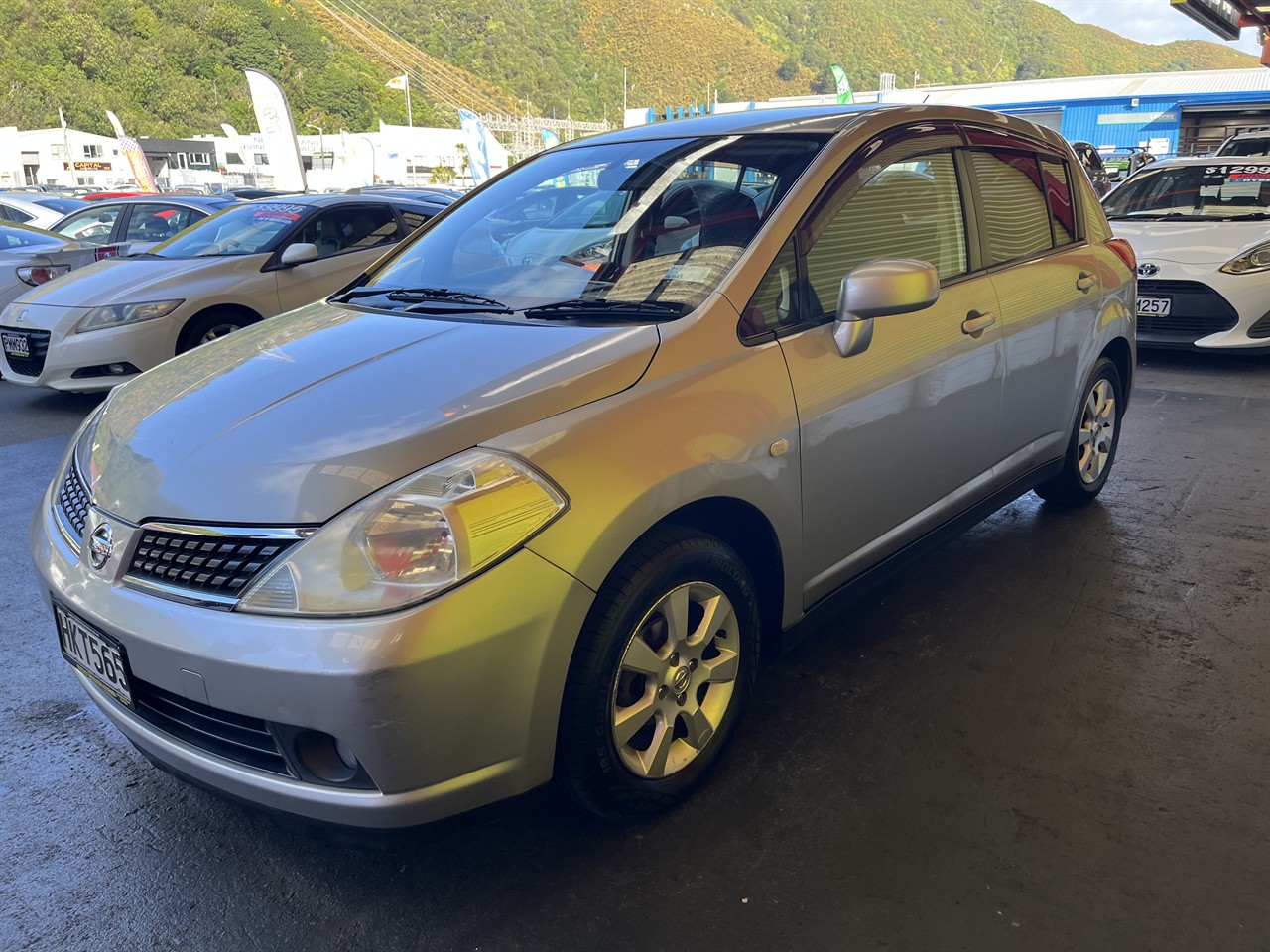 2005 Nissan Tiida