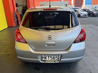 2005 Nissan Tiida - Thumbnail