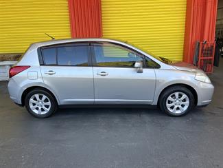 2005 Nissan Tiida - Thumbnail