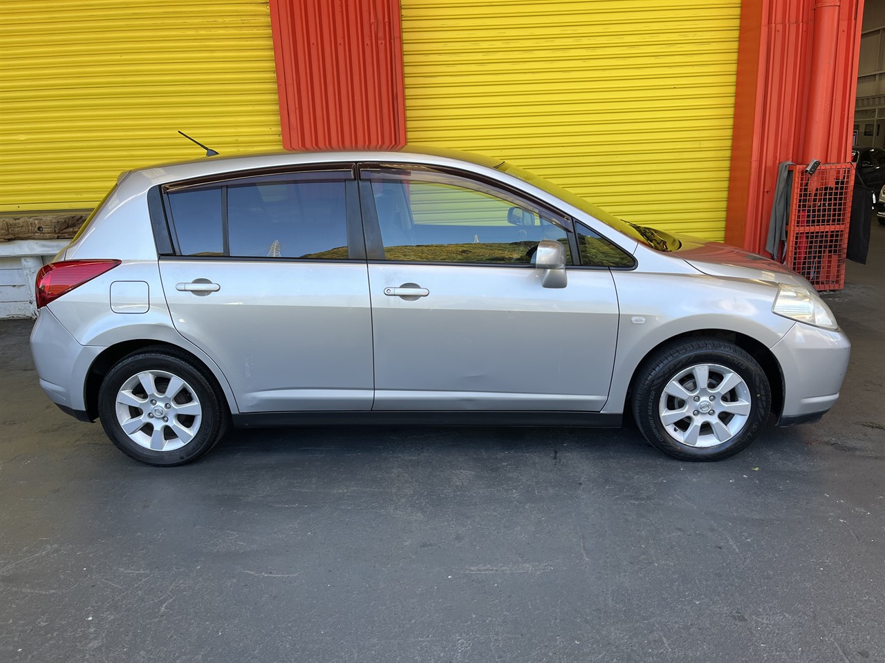 2005 Nissan Tiida