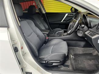 2010 Mazda Axela - Thumbnail