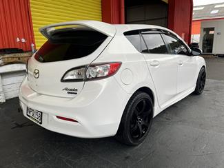 2010 Mazda Axela - Thumbnail