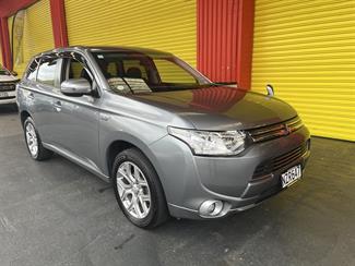 2014 Mitsubishi Outlander - Thumbnail