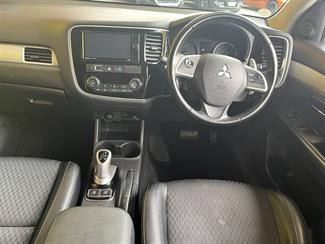 2014 Mitsubishi Outlander - Thumbnail