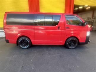 2017 Toyota Hiace - Thumbnail