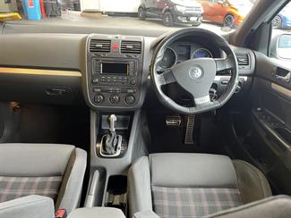 2005 Volkswagen Golf - Thumbnail