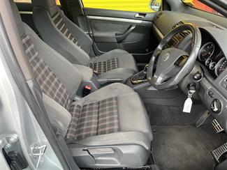 2005 Volkswagen Golf - Thumbnail