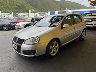 2005 Volkswagen Golf - Thumbnail