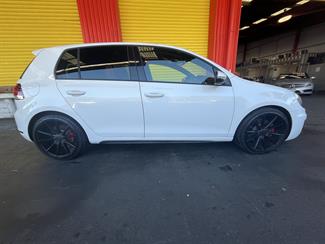 2012 Volkswagen Golf - Thumbnail