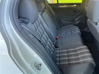 2012 Volkswagen Golf - Thumbnail