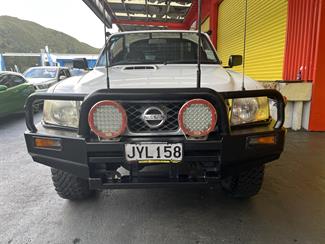 2010 Nissan Patrol - Thumbnail
