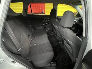 2010 Toyota Vanguard - Thumbnail