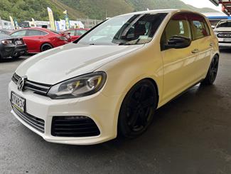 2011 Volkswagen Golf - Thumbnail