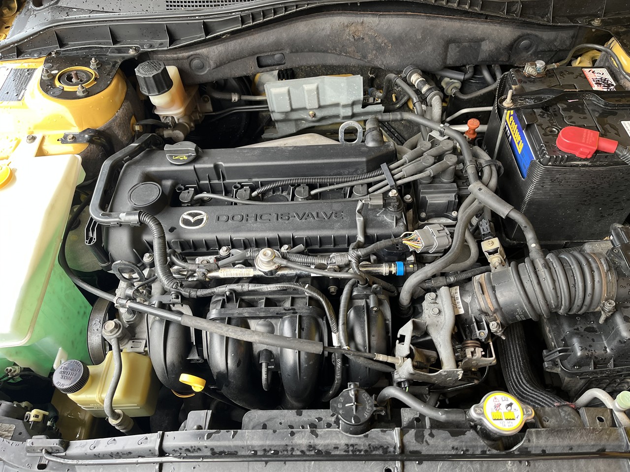 2004 Mazda Atenza
