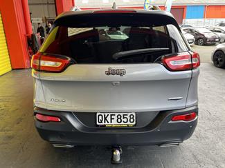 2017 Jeep Cherokee - Thumbnail