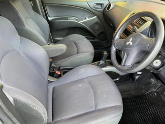 2006 Mitsubishi Colt - Thumbnail