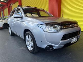 2013 Mitsubishi Outlander - Thumbnail