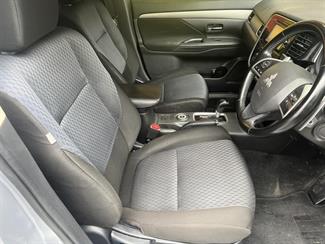 2013 Mitsubishi Outlander - Thumbnail