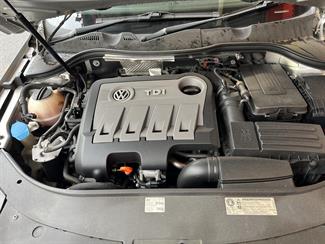 2012 Volkswagen Passat - Thumbnail