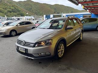 2012 Volkswagen Passat - Thumbnail