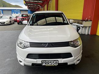 2013 Mitsubishi Outlander - Thumbnail