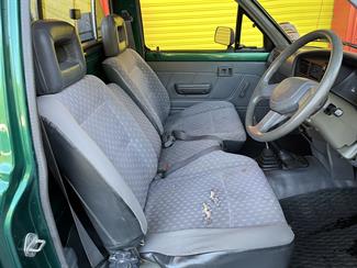 1998 Toyota Hilux - Thumbnail