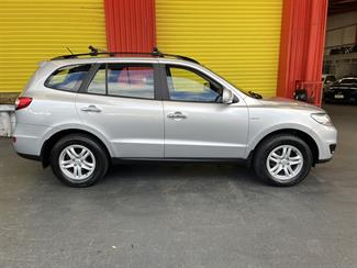 2012 Hyundai Santa Fe - Thumbnail